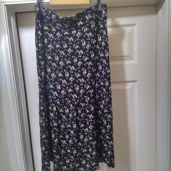 Suzy Shier Floral Skirt - Black and Multicolor - Picture 1 of 7